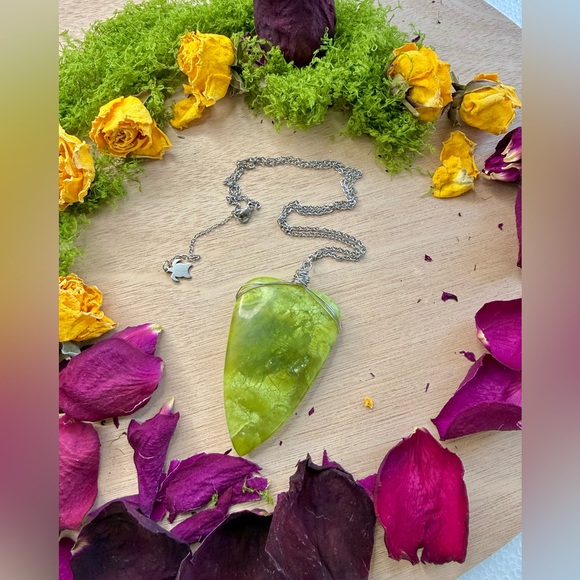 Jewelry - Handmade Serpentine Pendant Necklace